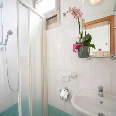 Manola ホテル リミニ