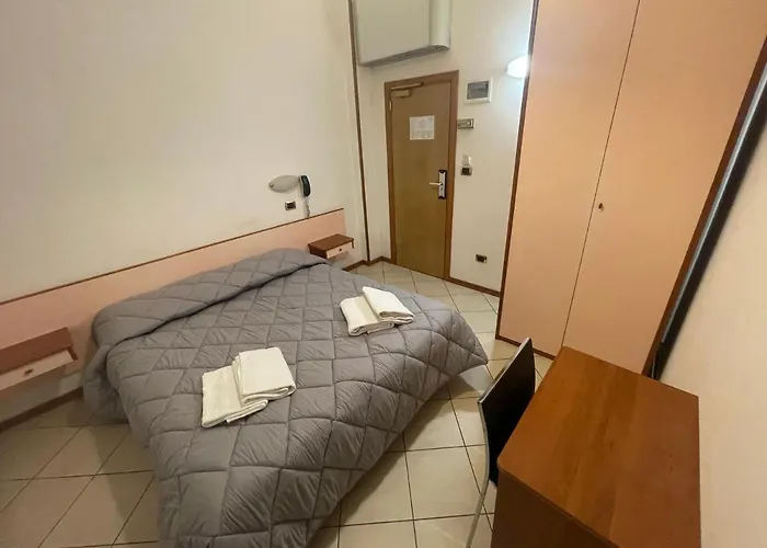 Manola Hotell