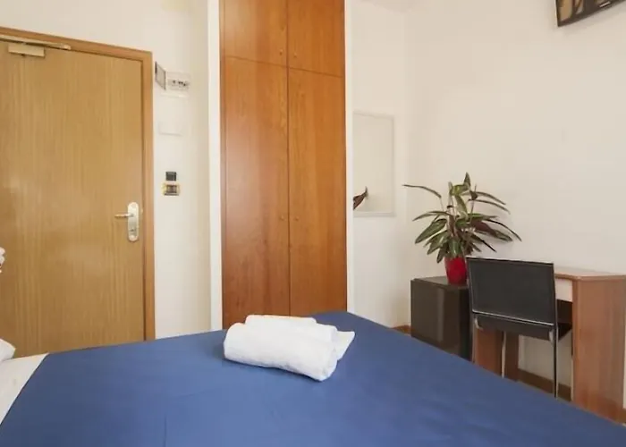 Manola Hotell Rimini