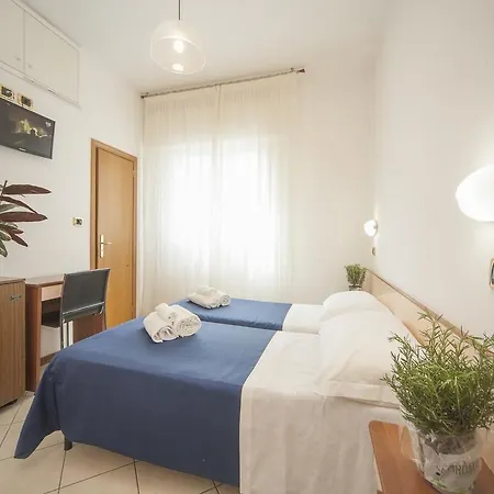 玛诺拉酒店 里米尼